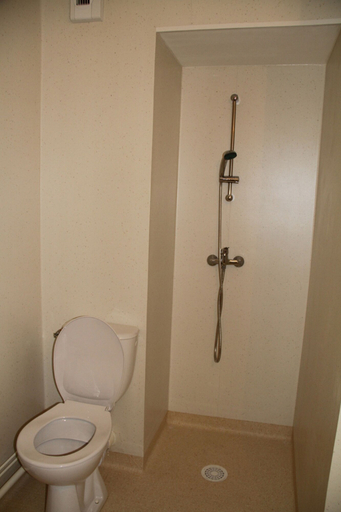 Bathroom 5, Residence Laudine, Marne