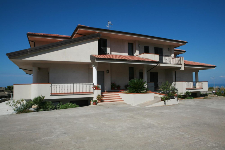 Exterior & Views 2, B&B Torre Nave, Cosenza