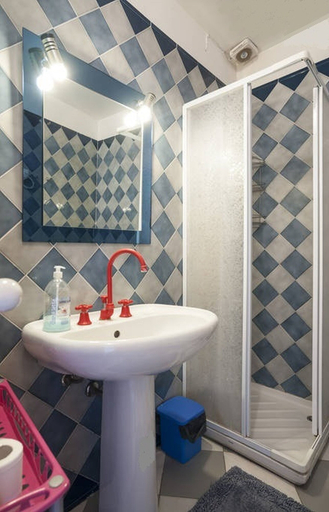 Bathroom 4, Comeinsicily - Rocce Nere, Messina