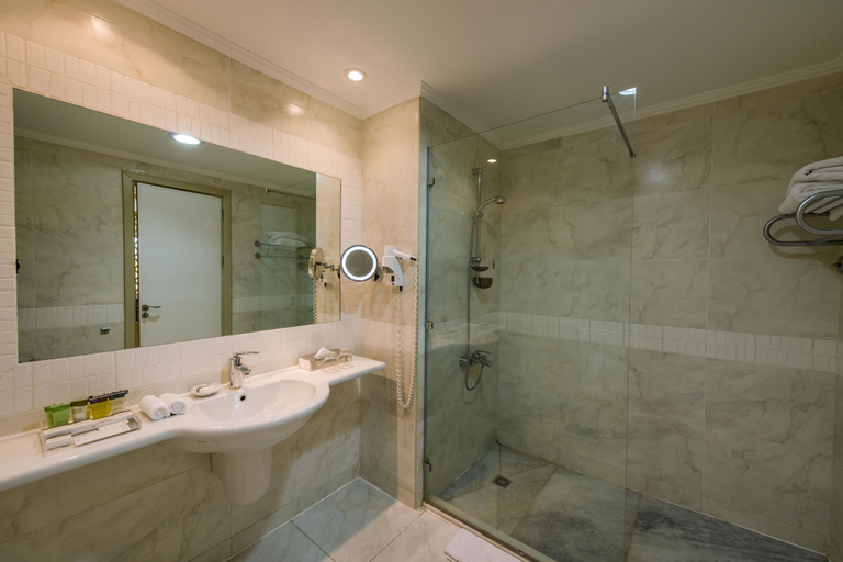 Bathroom 5, Concorde El Salam Hotel Sharm El Sheikh Sport Hotel, Sharm el-Sheikh