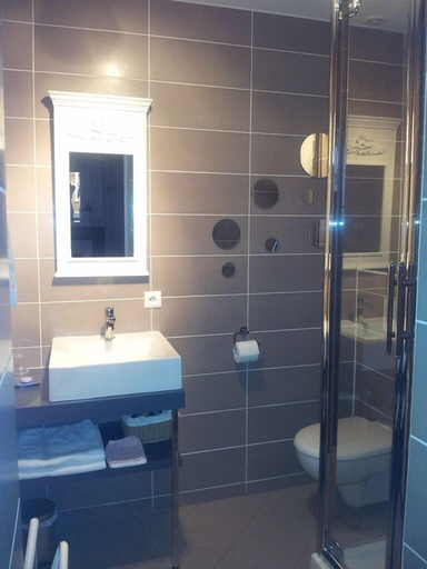 Bathroom 5, Maison Du Prince De Conde, Allier