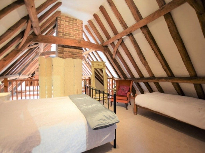 Bedroom 2, Doves Barn, Suffolk