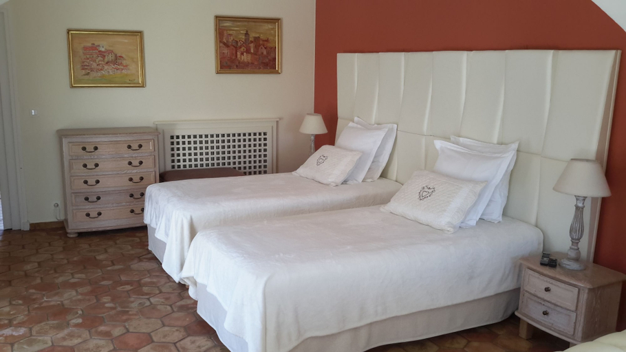 Bedroom 3, Aux charmes de grasse, Alpes-Maritimes