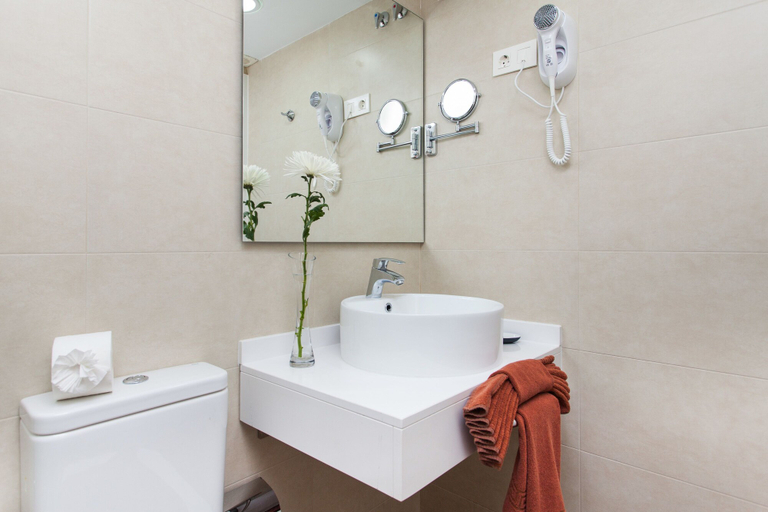 Bathroom 5, Apartamentos Villa Florida, Las Palmas