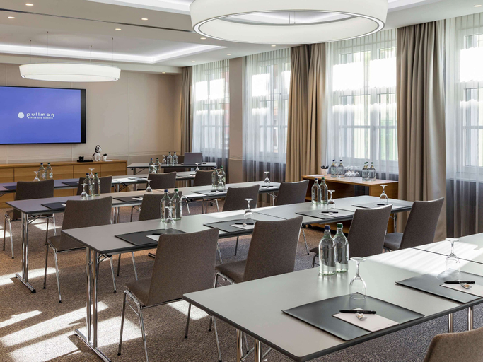 Business Facilities 30