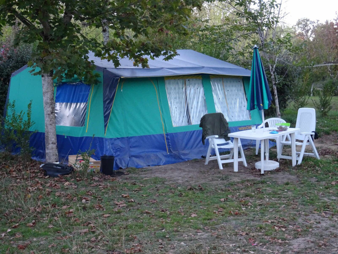 Others 5, Camping Le Repaire - Tente Aménagée, Dordogne