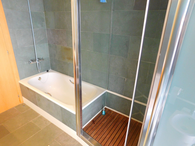 Bathroom 3, Apartamento Canyelles 40 - A176, Girona