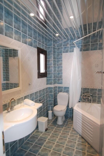 Bathroom 5, Penelope Apartment Hotel, Ionian Islands