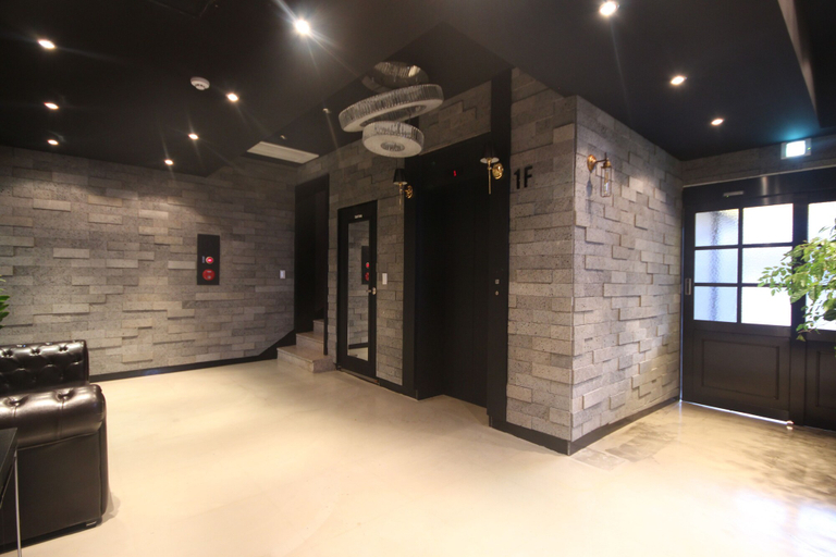 Others 5, Gray Hotel, Yangsan
