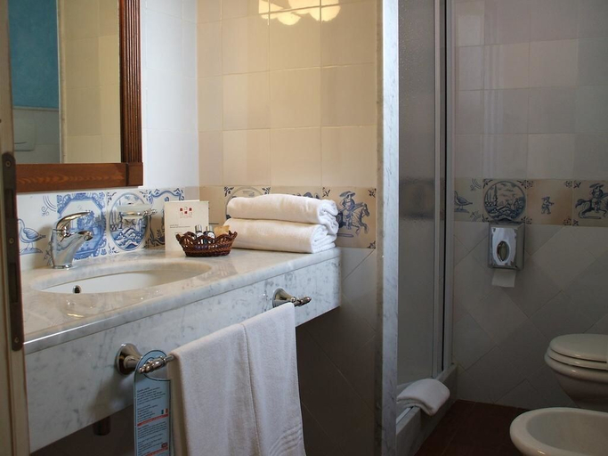 Bathroom 5, Sa Contonera, Ogliastra