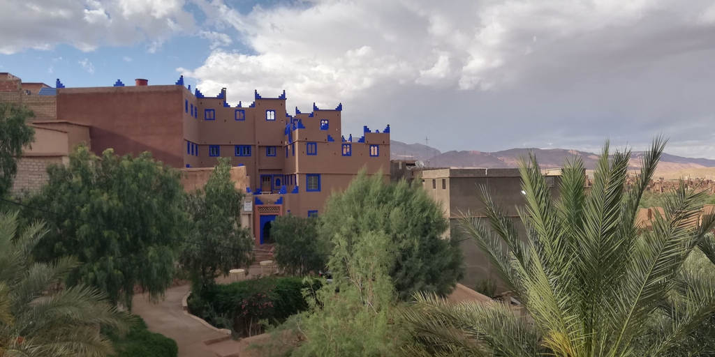 Exterior & Views