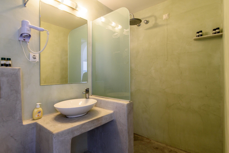 Bathroom 5, RK Beach Hotel, South Aegean