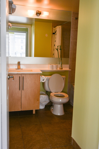 Bathroom 3, Maplewood Suites - Square One, Peel