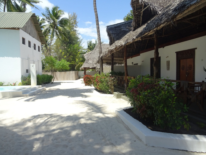 Exterior & Views 2, Makuti Beach Bungalows, Kusini