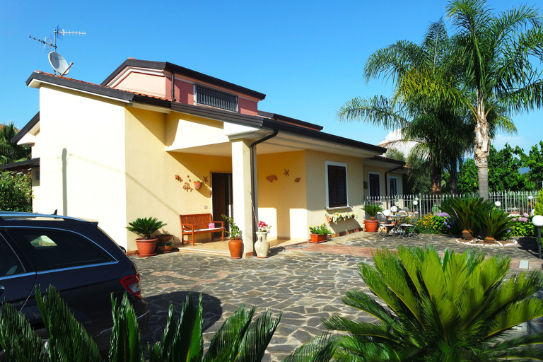 Exterior & Views 2, Villa Laura, Salerno