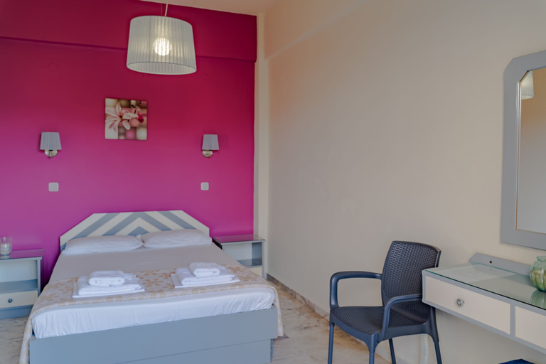 Bedroom 2, Saint-Trope Studios, Crete