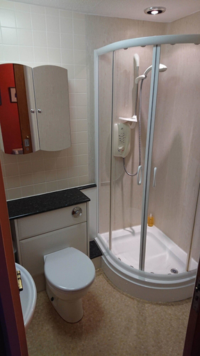 Bathroom, Castleyards Apartment 12, Orkney Islands