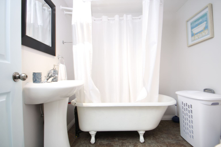 Bathroom 3, Lakefront Cottage in Manitou Beach, Division No. 11