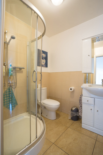 Bathroom 3, Rathescar Grove