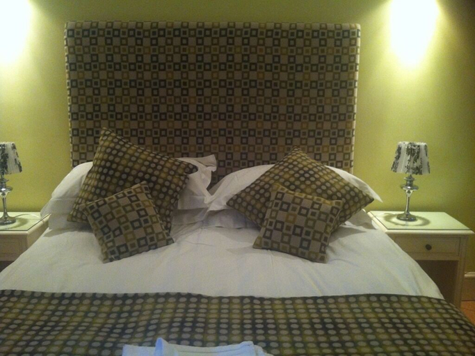 Bedroom 5, Blas Gwyr, Swansea