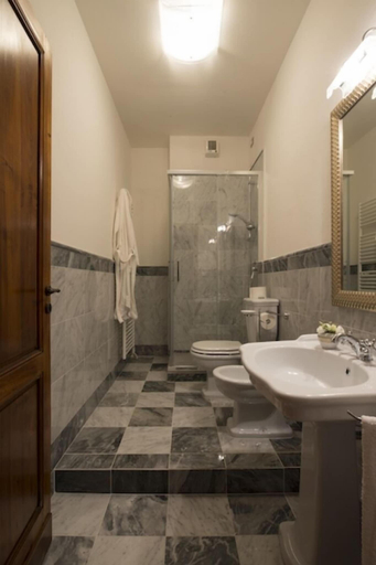 Bathroom 5, Relais Villa Scarfantoni B&B, Prato