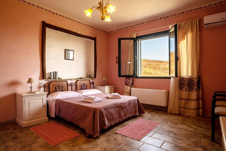 Bedroom 3, Agriturismo Cuaddus e Tellas, Nuoro