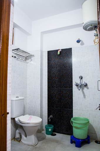 Bathroom 4, Hotel Udai Palace, Udaipur