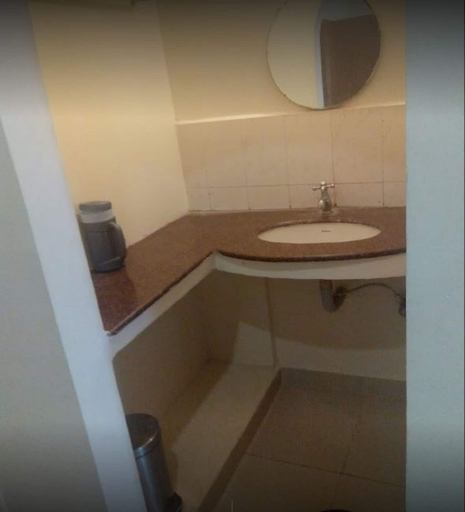 Bathroom 3, Krishna Tourist Home, Tirunelveli