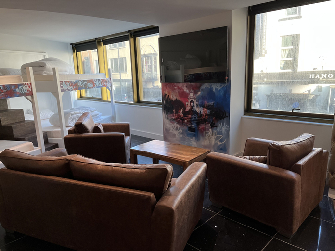Others 4, The Bling Hotel by UStay, Sefton