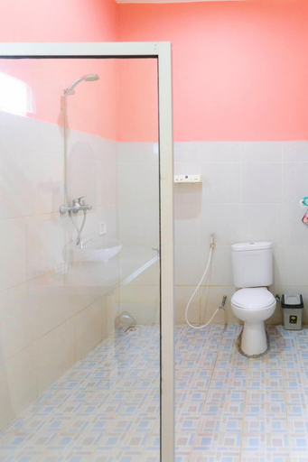 Bathroom 3, Pondok Guru Bakti Cottages, Lombok