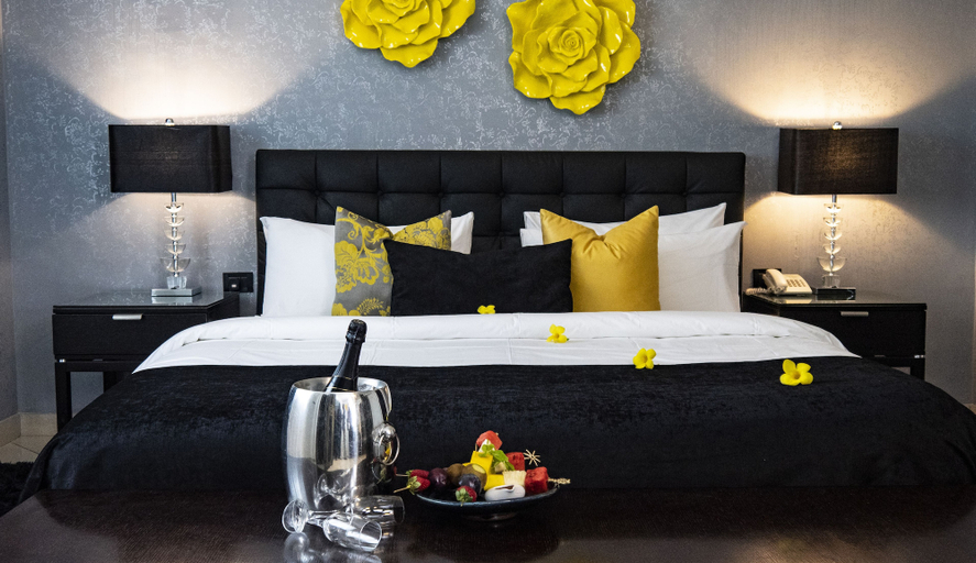Bedroom 3, Oak Plaza Hotels - East Airport, Accra