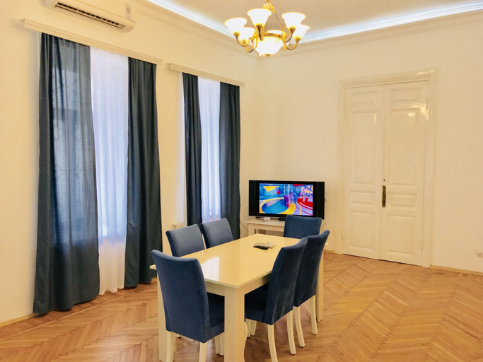 Others 3, Apartment near Fountain Square, Baku