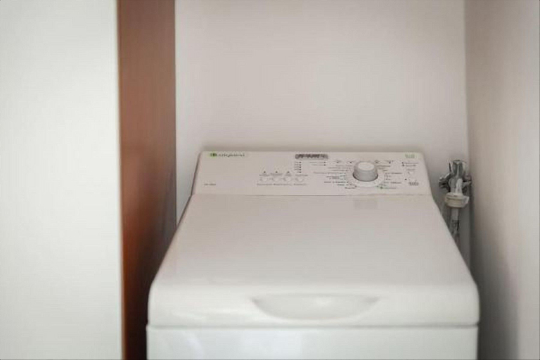 Bathroom 2, Monolocale finemente ristrutturato, Brindisi