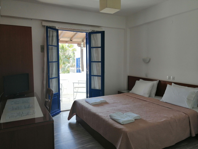 Bedroom 5, 7 Islands, Attica