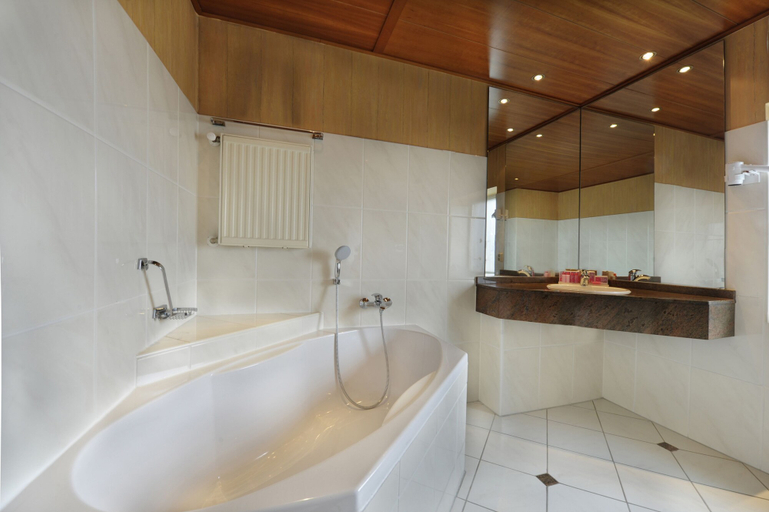 Bathroom 4, Van der Valk Hotel Leusden - Amersfoort, Leusden