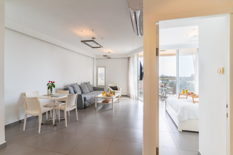 Others 5, Top Tier Apartment with Swimming Pool