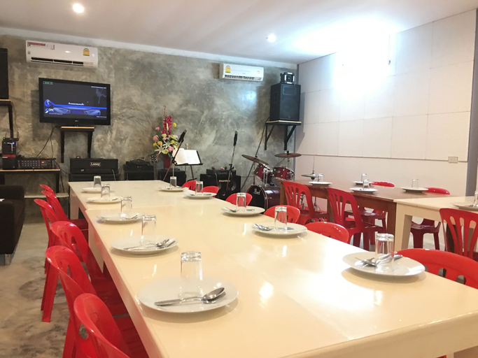 Food & Drinks 5, Ban Suan Kru Kob, Pak Phli