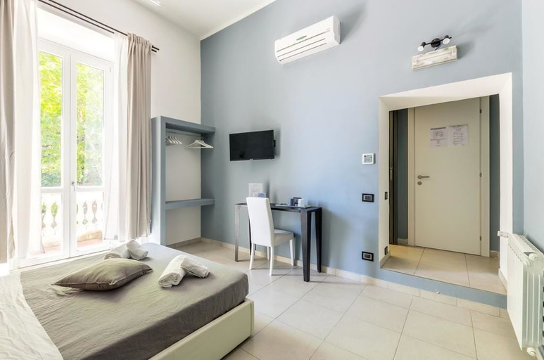 Bedroom 3, Merulana 139 Suites, Roma