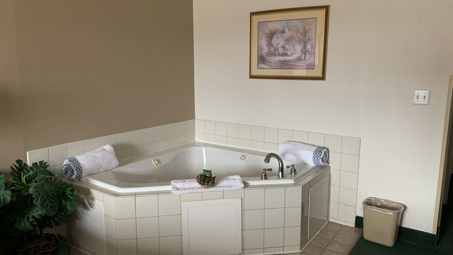 Bathroom 4, Fairbridge Inn & Suites, Miles City, Custer