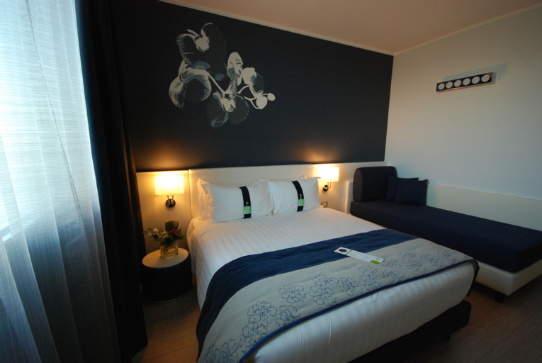 Bedroom 2, Holiday Inn NORD-ZARA, Milano