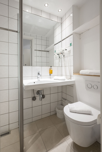 Bathroom 4, Go Hotel Ansgar, Copenhagen