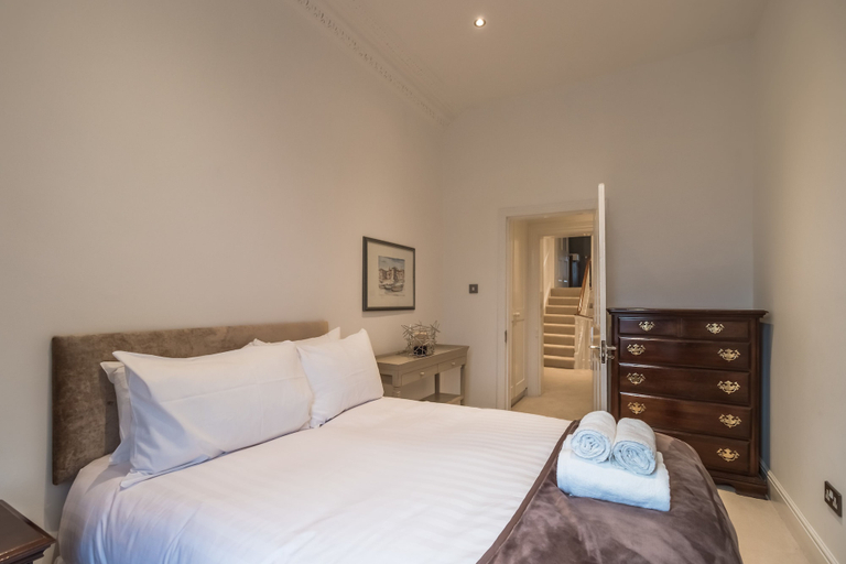 Bedroom 2, The Patrick Kavanagh Suite - hiphipstay, Dublin