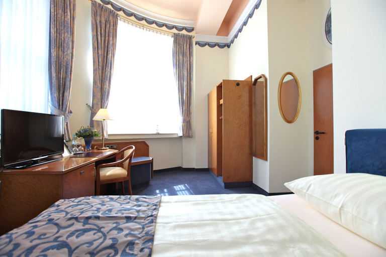 Bedroom 2, Hotel Viktoria, Köln