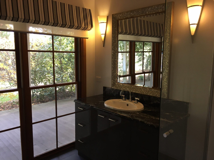 Bedroom 3, The Grange Homestead, Alpine - East
