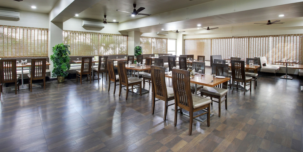 Food & Drinks 5, Hotel Sai Miracle, Ahmadnagar
