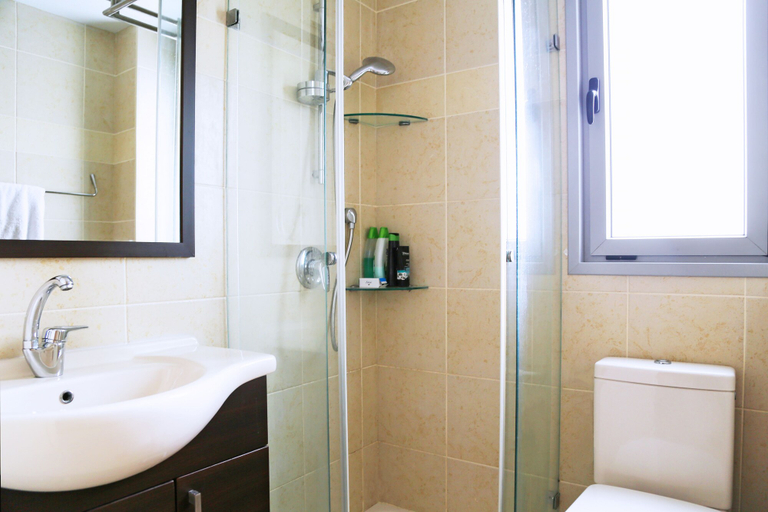 Bathroom 4, Luxury With Stunning View And Parking
