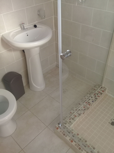 Bathroom 3, Rest Shade Bed And Breakfast, Palapye
