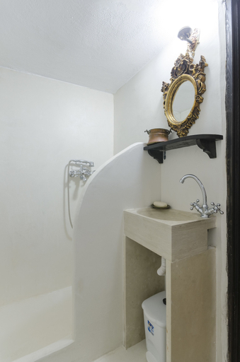Bathroom 5, Antonia's House, Crete