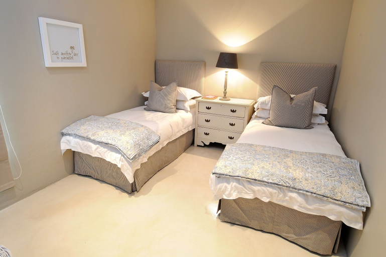 Bedroom 3, Ocean Breeze, Cacadu
