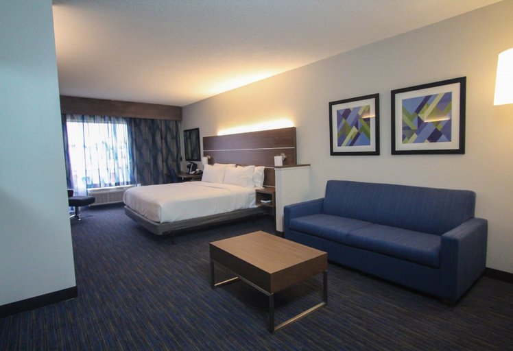 Bedroom 2, Holiday Inn Express & Suites CHARLESTON-NORTH by IHG, Charleston